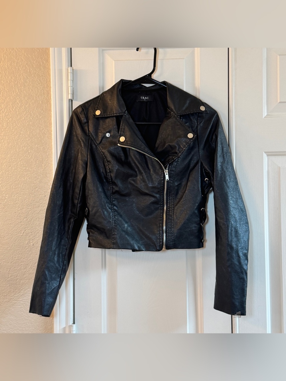 Black Leather Cropped Biker Jacket by Trac Womens Sz Small Zip Front Laced side